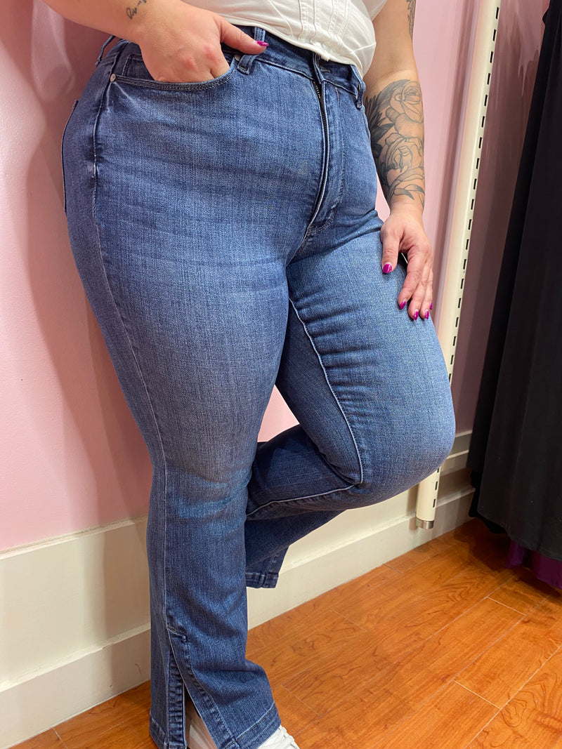 Judy Blue Skylar- Slim  Bootcut Jeans Plus size