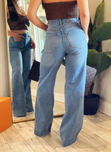 Sara Straight Leg Jeans- Medium Washed